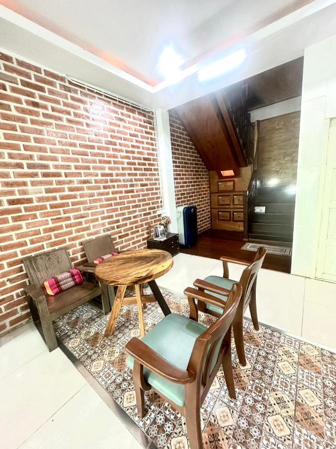 Une Jai Place เรือนอุ่นใจ Phimai Exterior foto