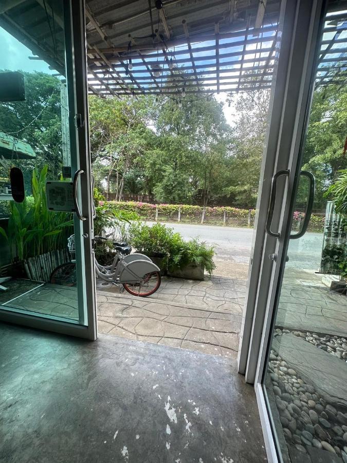 Une Jai Place เรือนอุ่นใจ Phimai Exterior foto