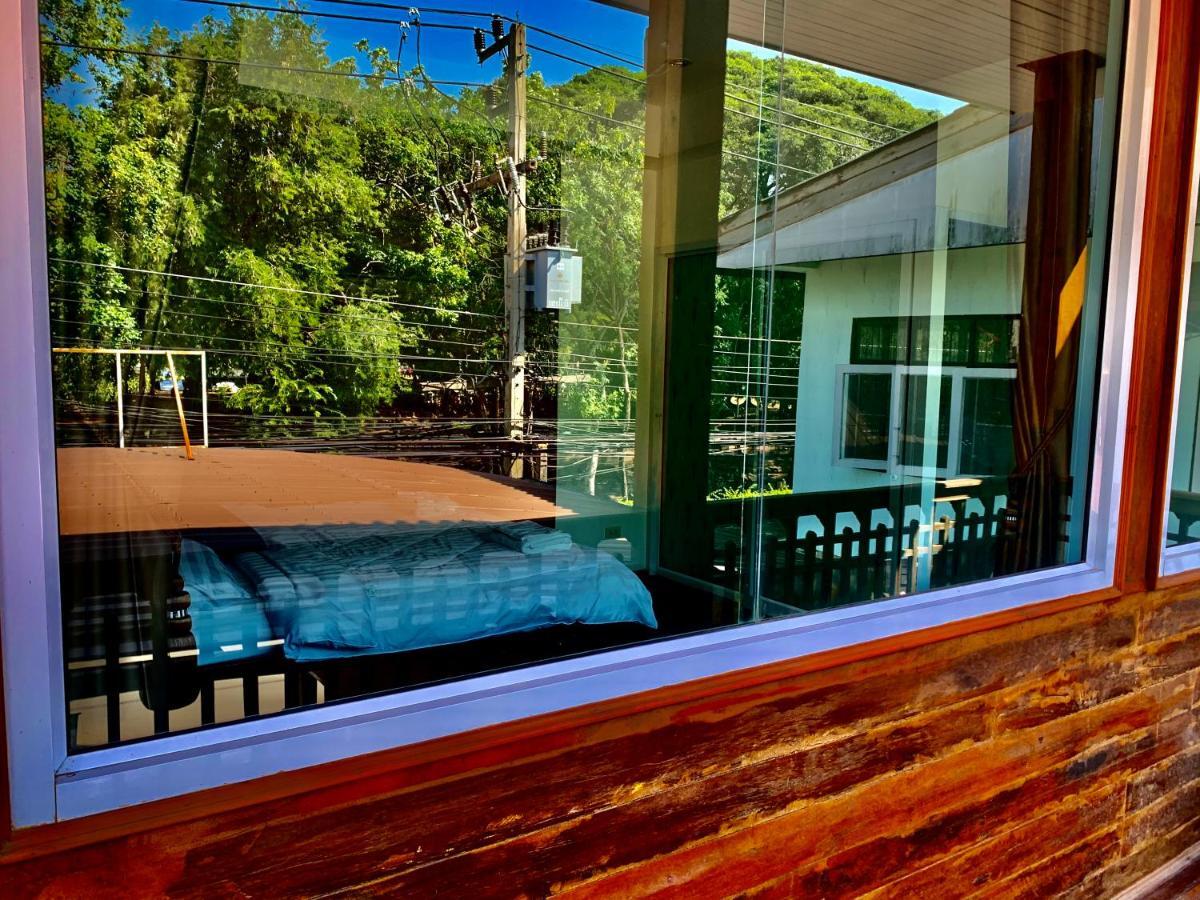 Une Jai Place เรือนอุ่นใจ Phimai Exterior foto